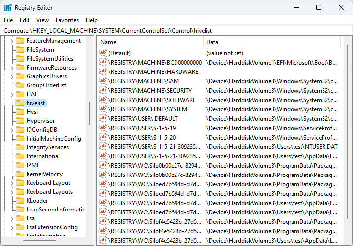 Windows注册表编辑器的图像，显示'hivelist'键，其中列出了注册表hive及其文件路径